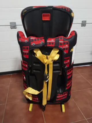 Silla de coche Cosatto con diseño de autobuses