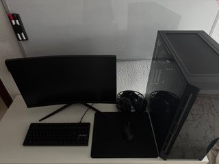 PC AMD Ryzen 7 5800X /32GB/2TB y todos accesorios