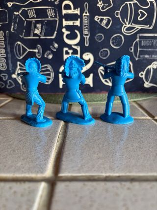 SOLDATINI DI PLASTICA TNSOLD INDIANI DDR. 6 FIGURE