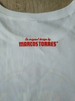 Camiseta Marcos Torres Corazón Flores