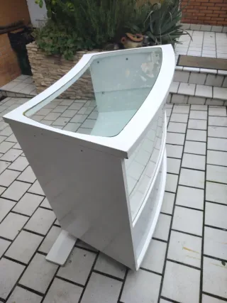 Mostrador curbo para negocio(tiendas,estética....