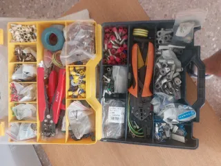 Caja de herramientas y punteras eléctricas