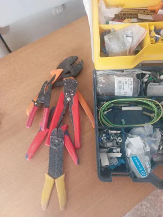 Caja de herramientas y punteras eléctricas