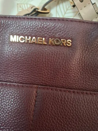 Bolso Michael kors.