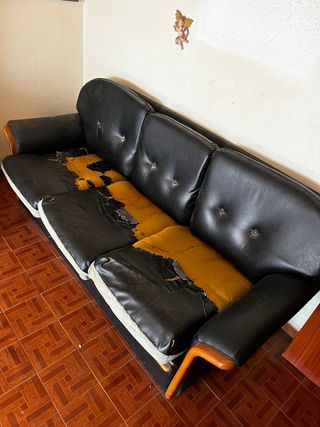 Sofá 3 plazas cuero para reparar