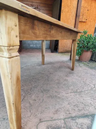 Mesa de madera restaurada