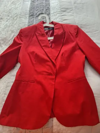 Chaqueta Zara Roja