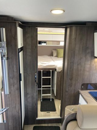 BENIMAR S-363 !!!SEMINUEVO!!! CAMAS GEMELAS GARAJE