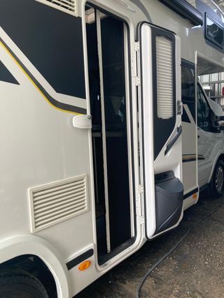 BENIMAR S-363 !!!SEMINUEVO!!! CAMAS GEMELAS GARAJE