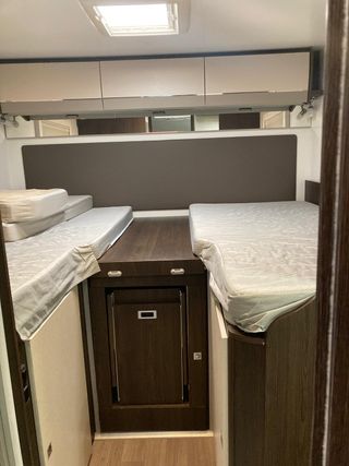 BENIMAR S-363 !!!SEMINUEVO!!! CAMAS GEMELAS GARAJE