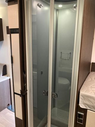 BENIMAR S-363 !!!SEMINUEVO!!! CAMAS GEMELAS GARAJE