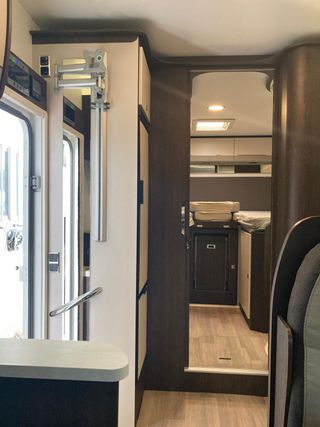 BENIMAR S-363 !!!SEMINUEVO!!! CAMAS GEMELAS GARAJE