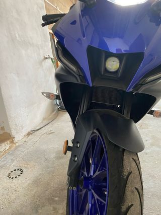 Yamaha YZF R125 esport Blue edition.