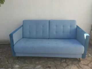 Sofá Cama Azul cómodo.