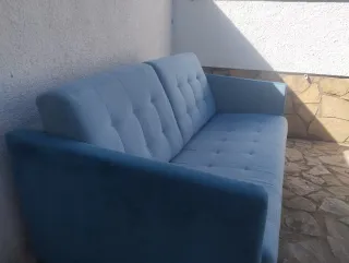 Sofá Cama Azul cómodo.