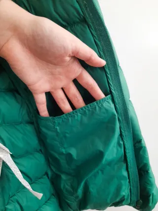 Chaqueta plumas verde corta fina