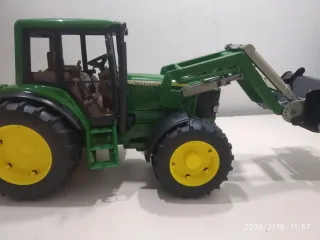 Tractor John Deere 6920 con pala Bruder 1/16