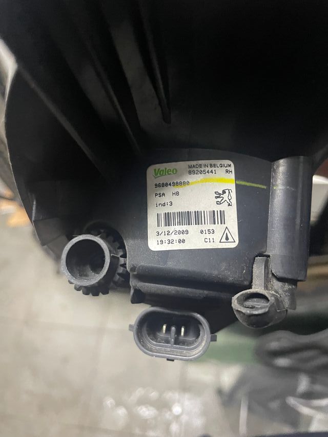 Farol Nevoeiro Direito Peugeot 308 2007-2013