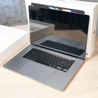 MacBook Pro 16 2019 Argento