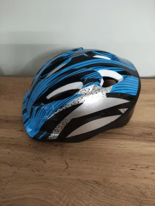 Casco infantil niño azul y negro