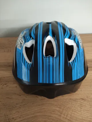 Casco infantil niño azul y negro