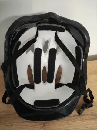 Casco infantil niño azul y negro