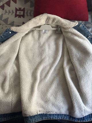 Chaqueta tejana con forro sherpa