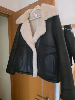 Cazadora Aviador Naf Naf Negra y Beige