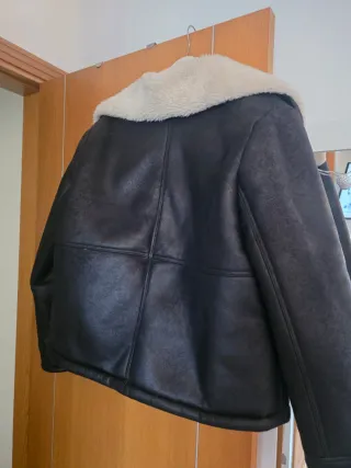 Cazadora Aviador Naf Naf Negra y Beige