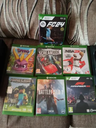 Xbox One + 3 Mandos + 7 Juegos + Base Carga