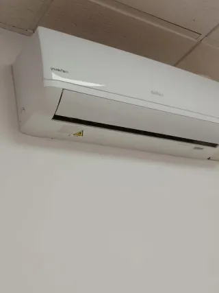 2 Aires Acondicionados Daitsu