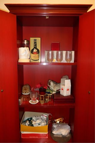 Mueble rojo armario