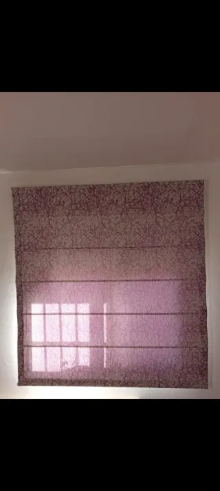 Estor enrollable beige y morado