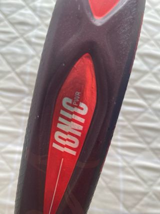 Vendo o cambio Pala de pádel IONIC bullpadel
