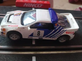 Coche Slot Scalextric Ford RS 200 Preparado