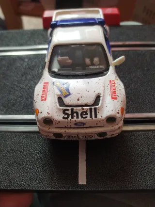 Coche Slot Scalextric Ford RS 200 Preparado