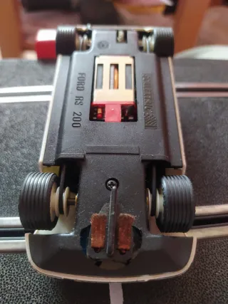 Coche Slot Scalextric Ford RS 200 Preparado