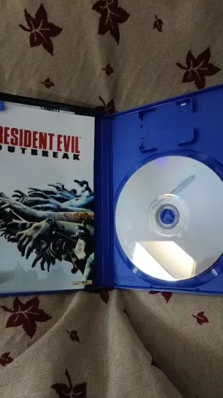 Resident Evil Code: Veronica X PS2 y el outbreak