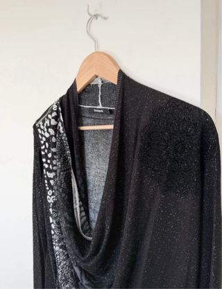 Jersey Desigual brillo negro y blanco