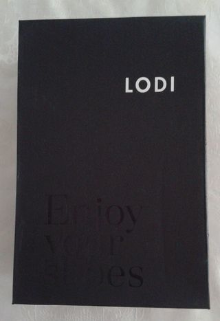 Zapatos LODI pedrería. Talla 36