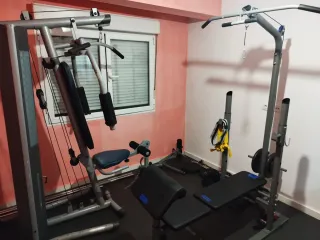 Máquina de gimnasio multifunción