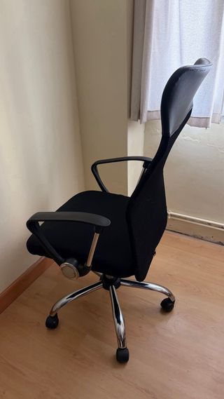 Silla de oficina negra