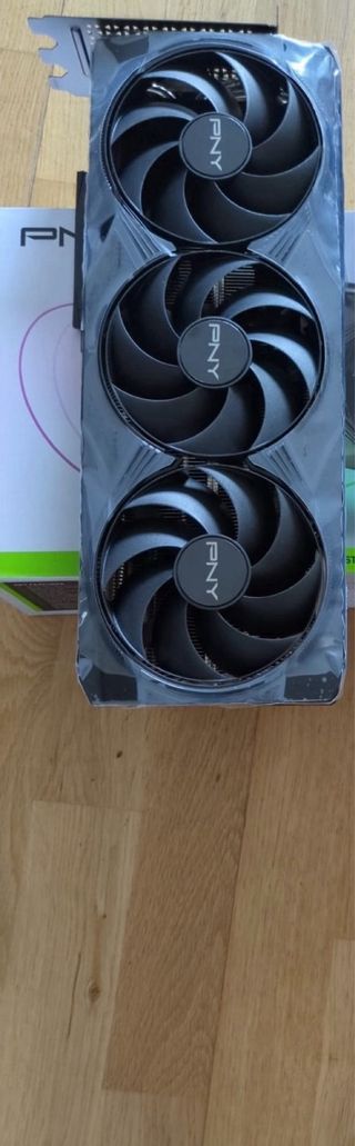 Tarjeta Gráfica PNY RTX 5080 OC overclokeada