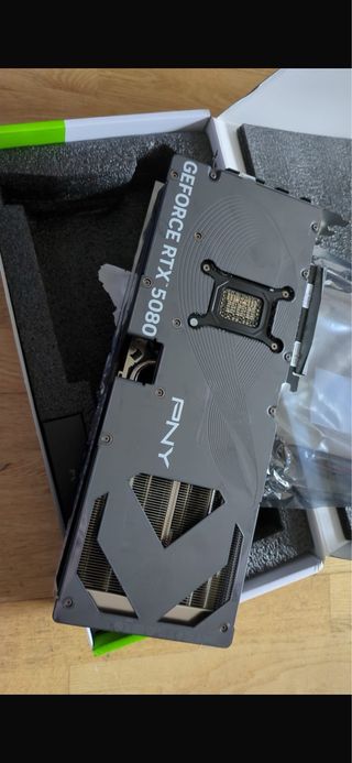 Tarjeta Gráfica PNY RTX 5080 OC overclokeada