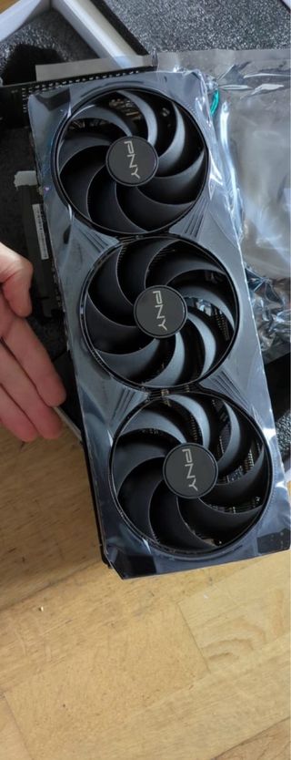 Tarjeta Gráfica PNY RTX 5080 OC overclokeada