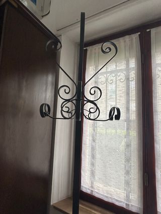 Appendiabiti in ferro battuto nero