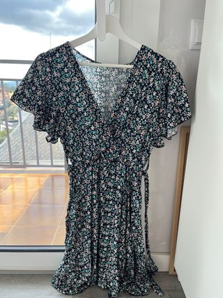 Vestido de verano floral negro