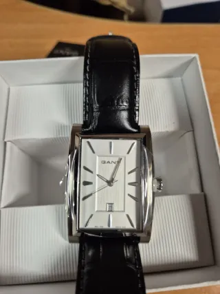Reloj Gant Rectangular Negro y Blanco