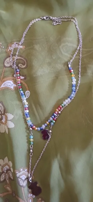 Collar doble con abalorios y dijes