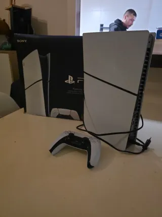 Consola PS5 Sony Blanca + Mando